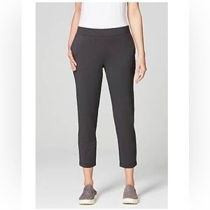 J JILL 
PURE JILL 
AFFINITY KNIT SLIM LEG CROPS GRANITE
L / Large 
NWT $59